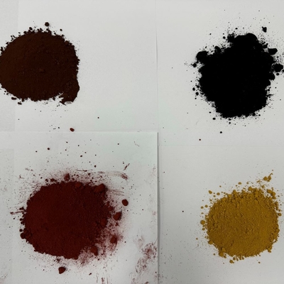 Ossido di ferro marrone con elevato potere di tintura per vernici e vetri colorati