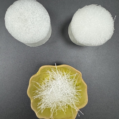 Forme d'onda di prodotti in fibra di polipropilene per l'applicazione di materiali di rinforzo e di riempimento del calcestruzzo