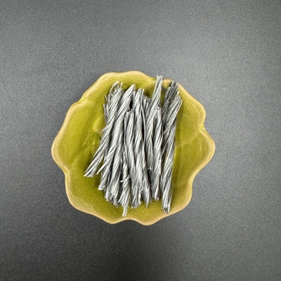 Forte capacità di combinazione PP Fibre Twisted Bunchy Form per una migliore dispersione in miscela resistente alle crepe