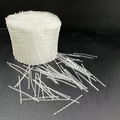 Additivo di ingegneria civile PP Macro Fiber Wave Form 24-60mm per rinforzo del cemento e anti-carcaggio
